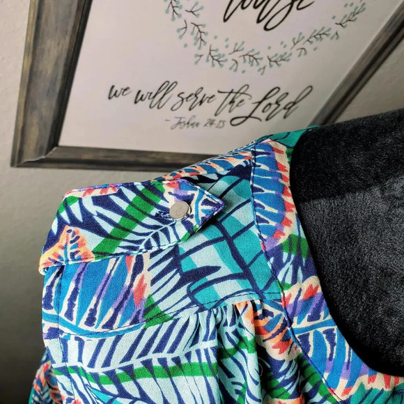 Liz Claiborne NWOT Sleeveless Peplum Palm Print Colorful Blouse Size Large - Picture 7 of 14